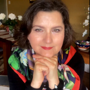 Olga Beekeeper. Founder of the PSICHORA brand.