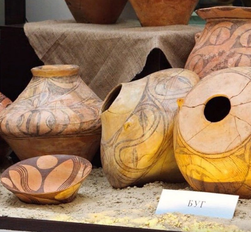 Trypillian clay pottery from the collections of Ukrainian museums.